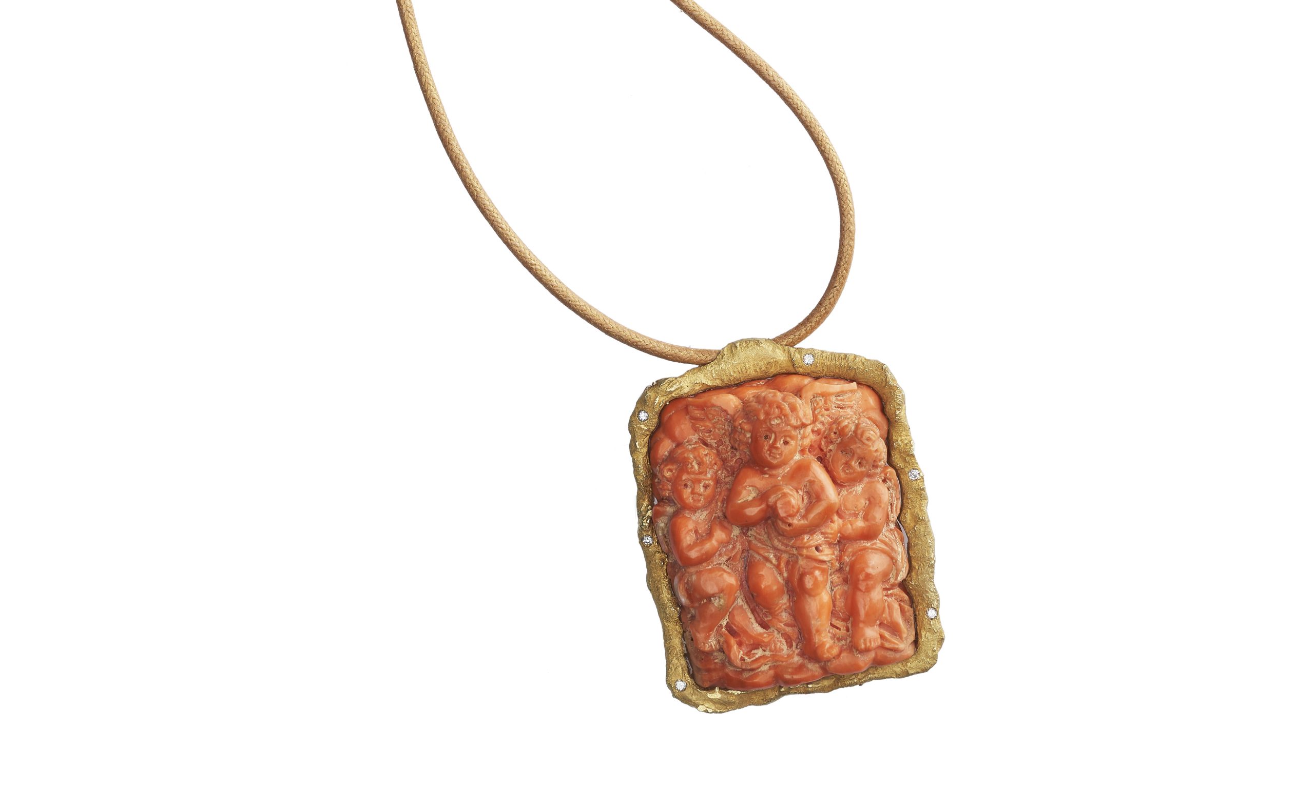 Pendant POMPEI. Yellow Gold with hand carved Japanese Coral and Diamonds.